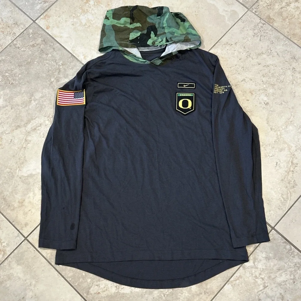Nike Oregon Ducks Military Long Sleeve Hoodie T-Shirt Mens Large Grey DN1722-060